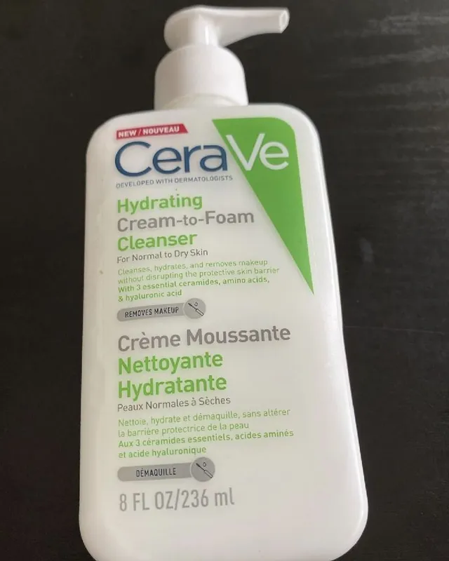 Hydrating cream to foam cleanser