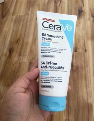 I am absolutely in LOVE  with the CeraVe smoothing cream. As