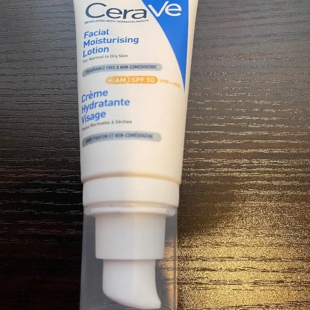 Cerave Am moisturising lotion SPF50