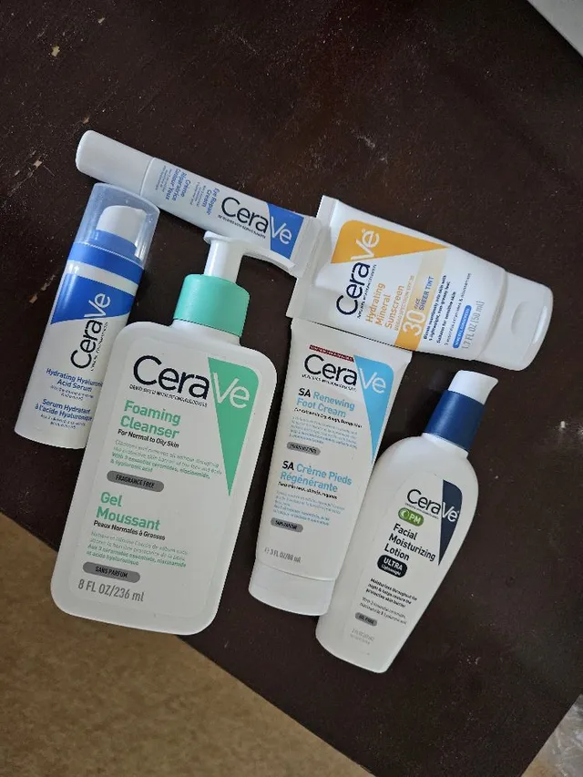 My skincare bag with CeraVe favorites!